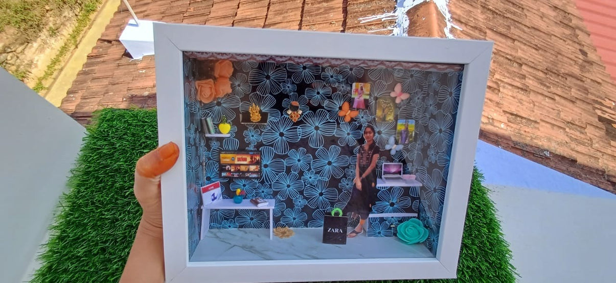 miniature frame