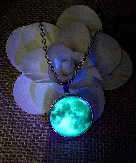 New Glowing Moon Necklace