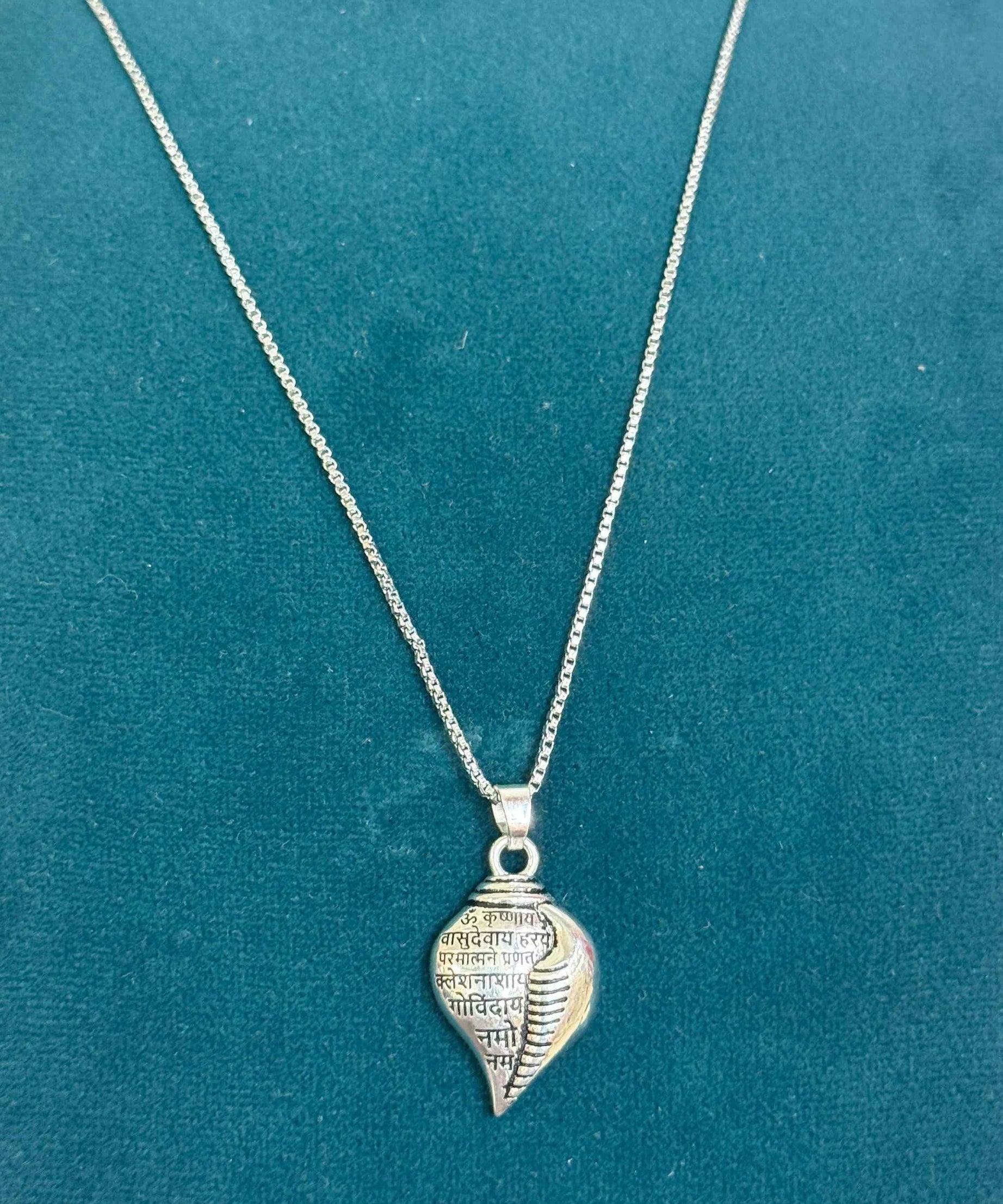 Shri Krishna Shankha Pendant with Chain