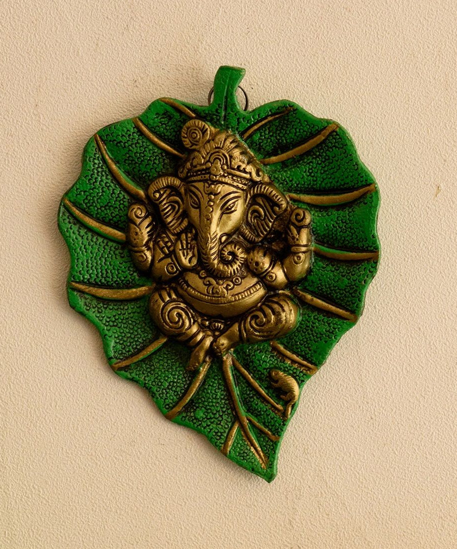 eCraftIndia Lord Ganesha on Green Leaf